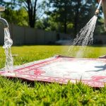 آیا شستشوی فرش با آب داغ مناسب است؟ بررسی نکات بهداشتی و کارآمدی